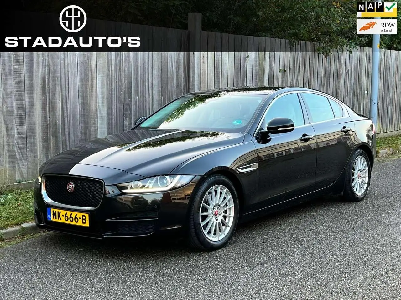 Photo 1 : Jaguar Xe 2017 Diesel