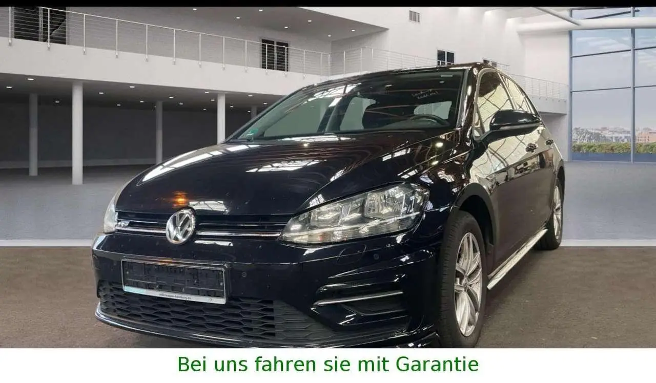 Photo 1 : Volkswagen Golf 2017 Petrol