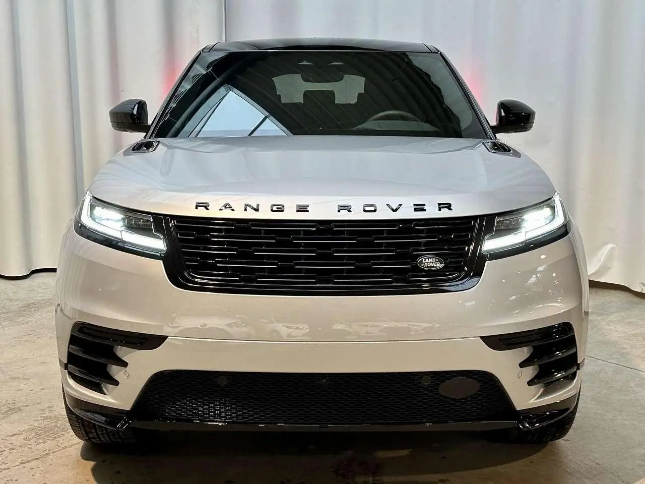 Photo 1 : Land Rover Range Rover Velar 2024 Hybride