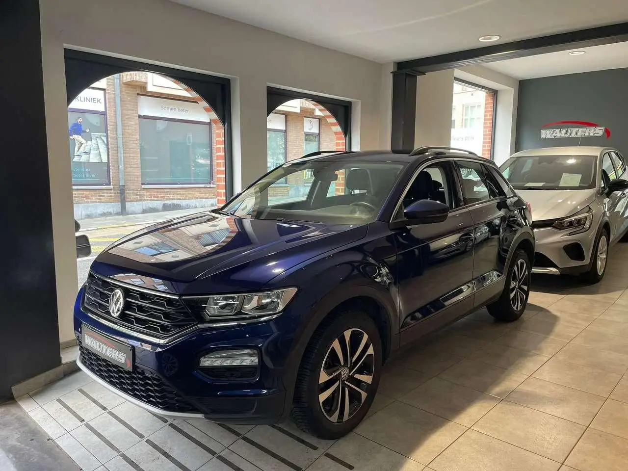 Photo 1 : Volkswagen T-roc 2020 Essence