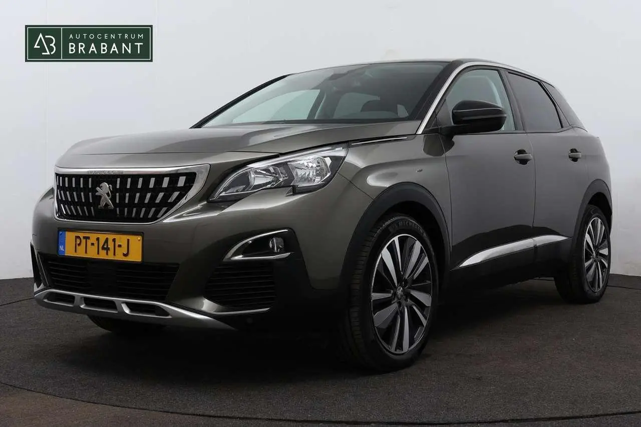 Photo 1 : Peugeot 3008 2017 Essence