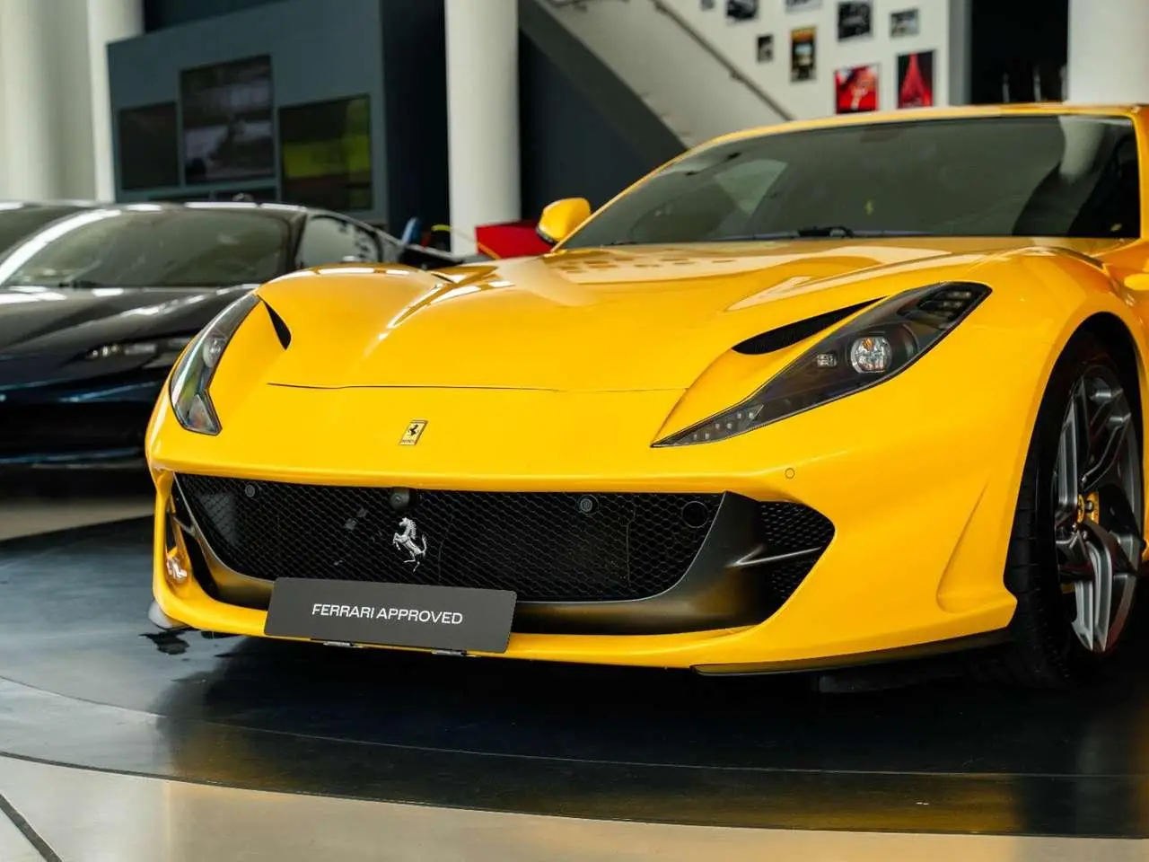 Photo 1 : Ferrari 812 2019 Petrol