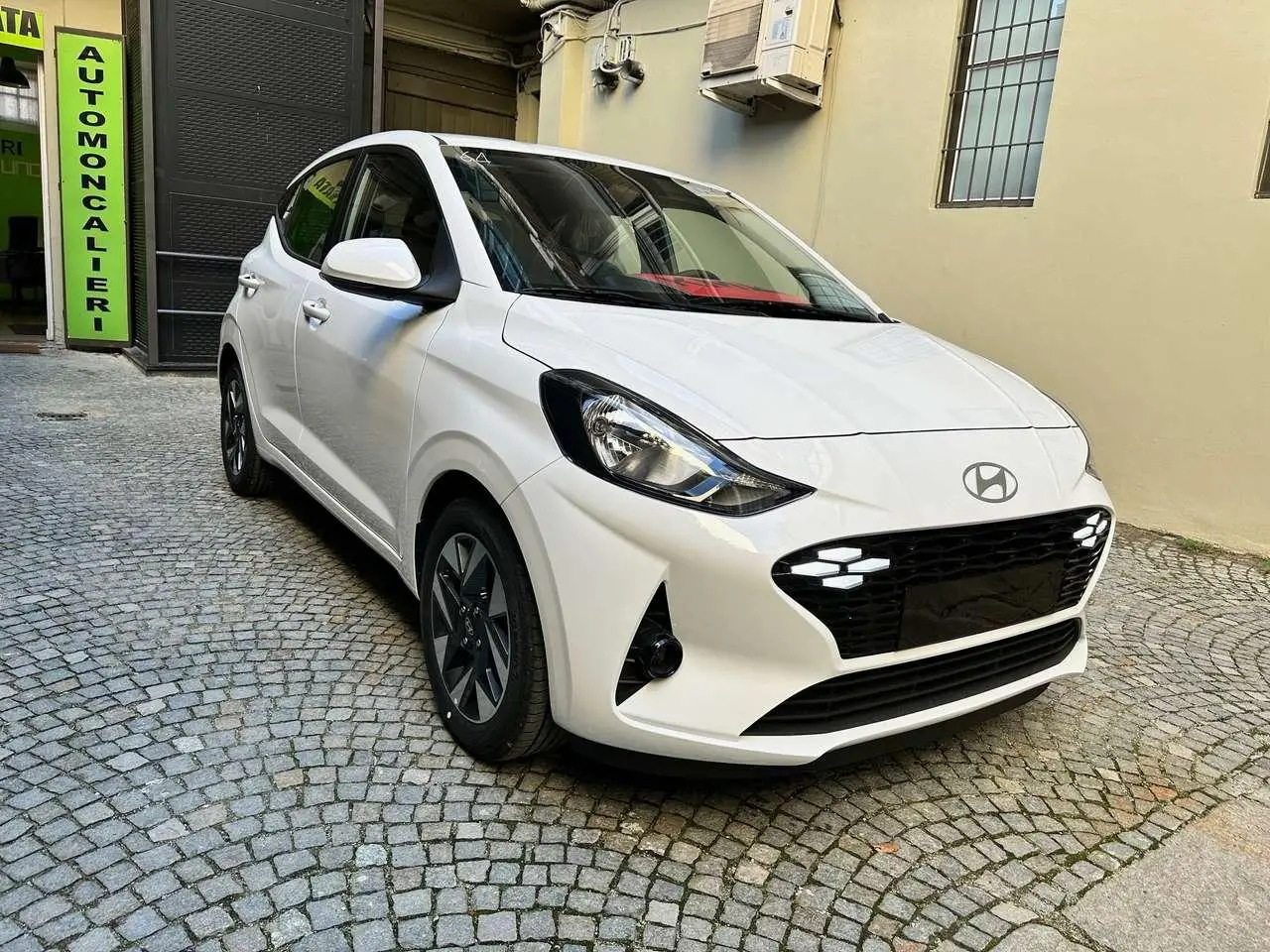 Photo 1 : Hyundai I10 2024 Petrol