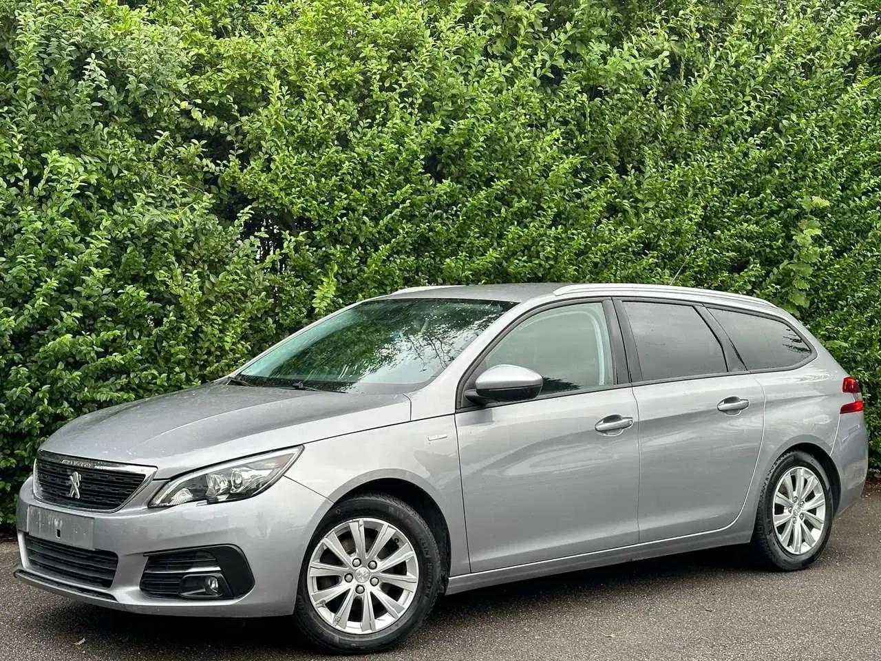 Photo 1 : Peugeot 308 2020 Petrol