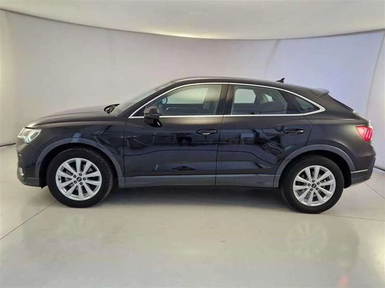 Photo 1 : Audi Q3 2021 Diesel