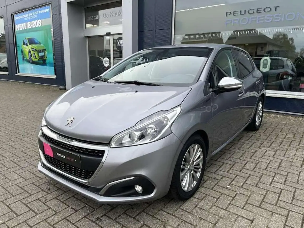 Photo 1 : Peugeot 208 2019 Petrol