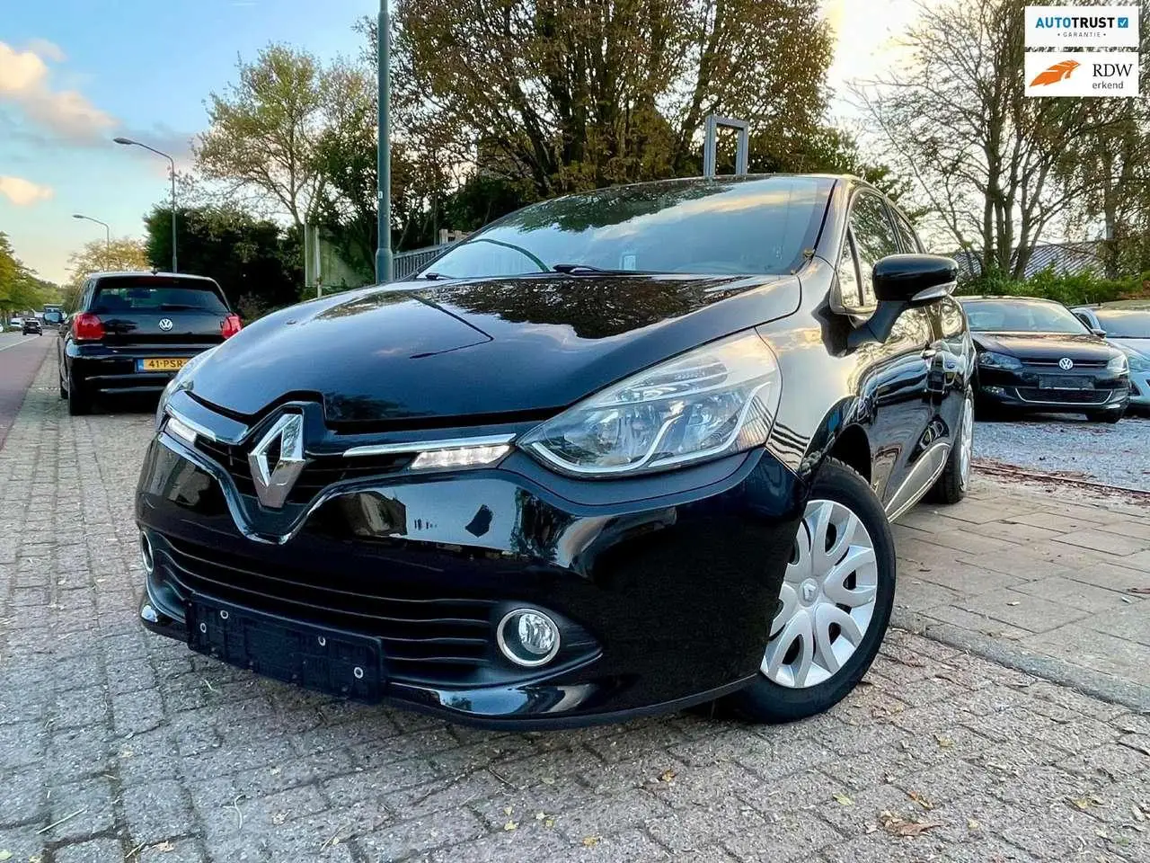 Photo 1 : Renault Clio 2015 Petrol