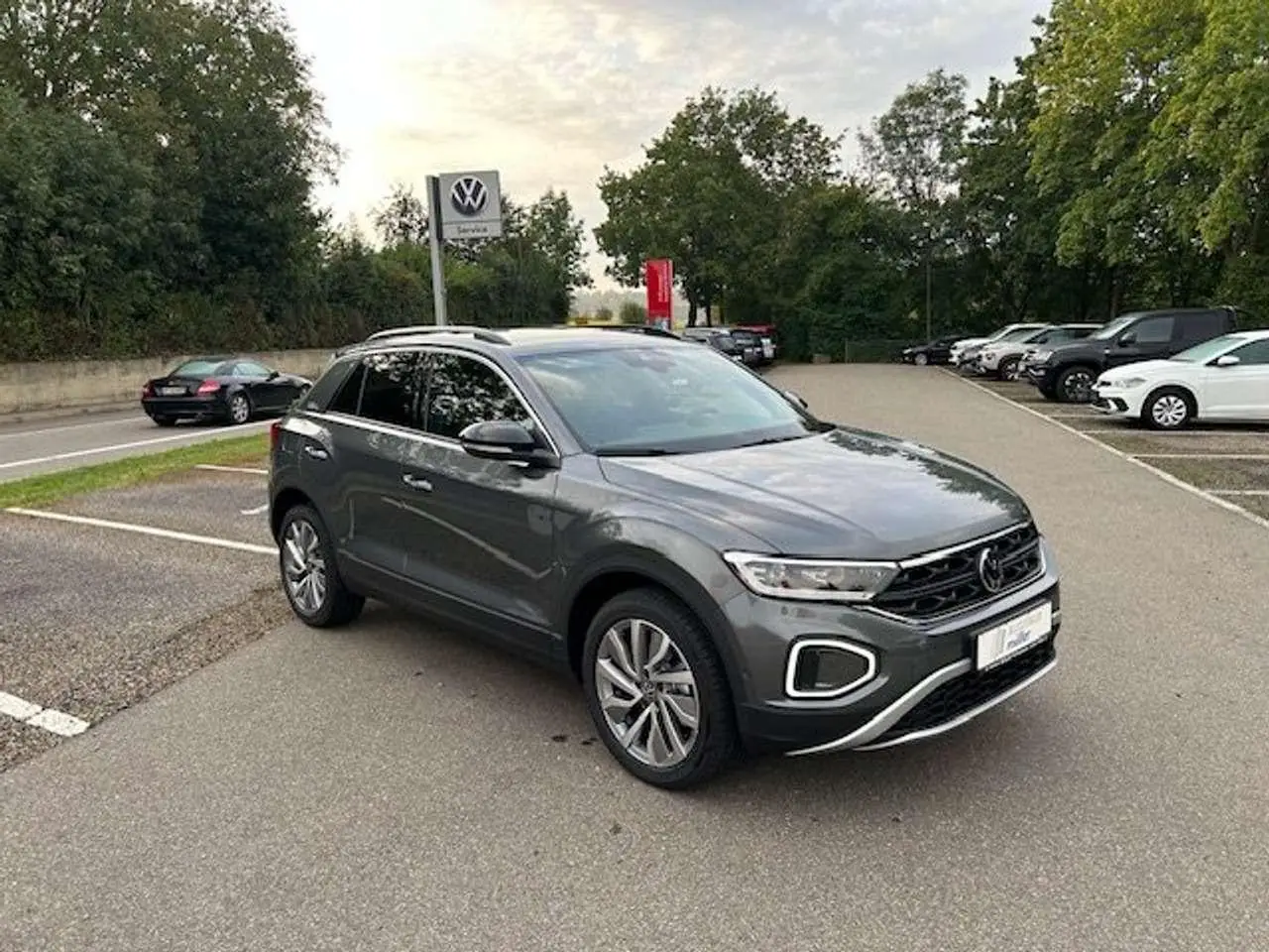 Photo 1 : Volkswagen T-roc 2024 Petrol