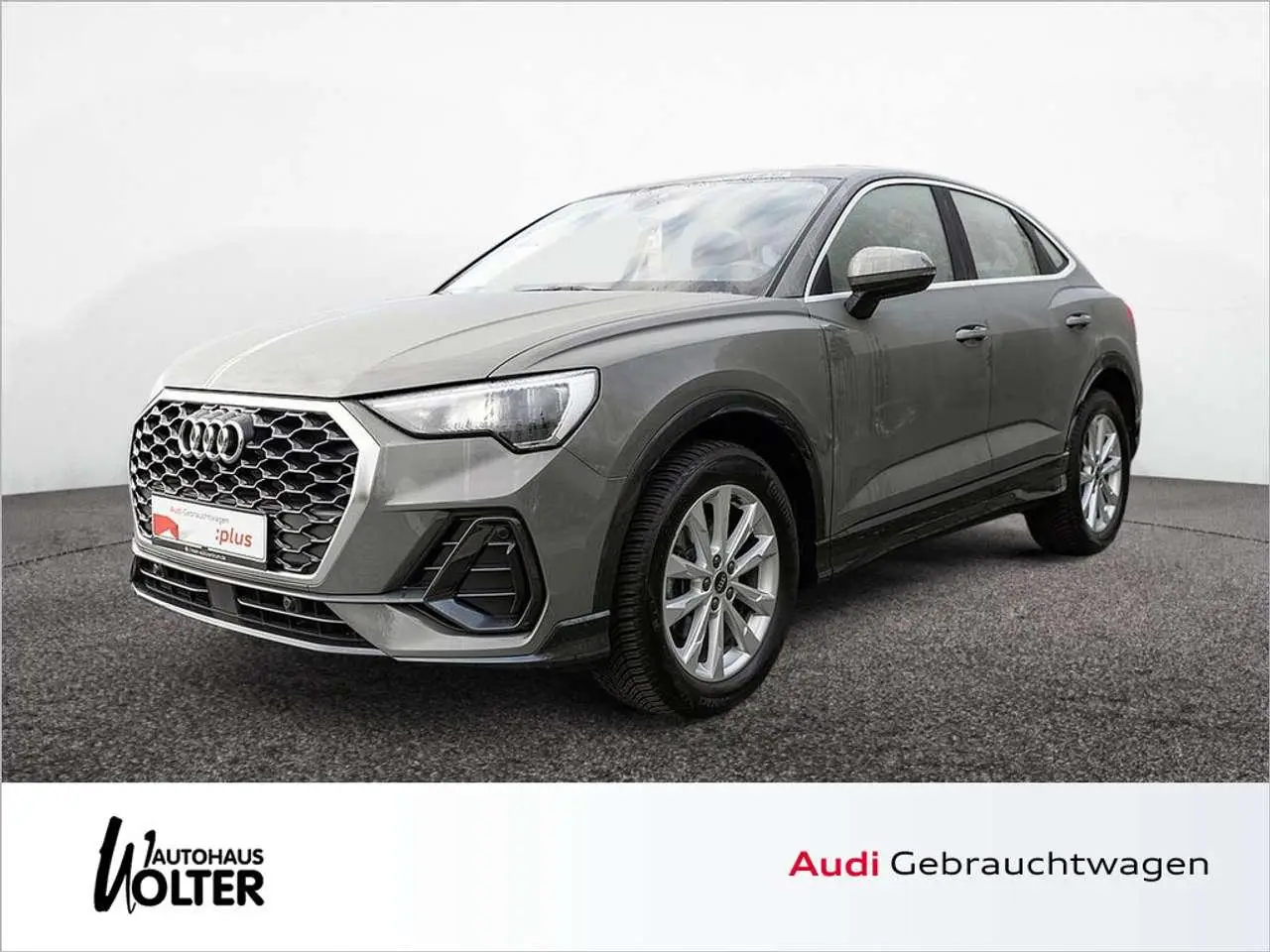 Photo 1 : Audi Q3 2022 Essence