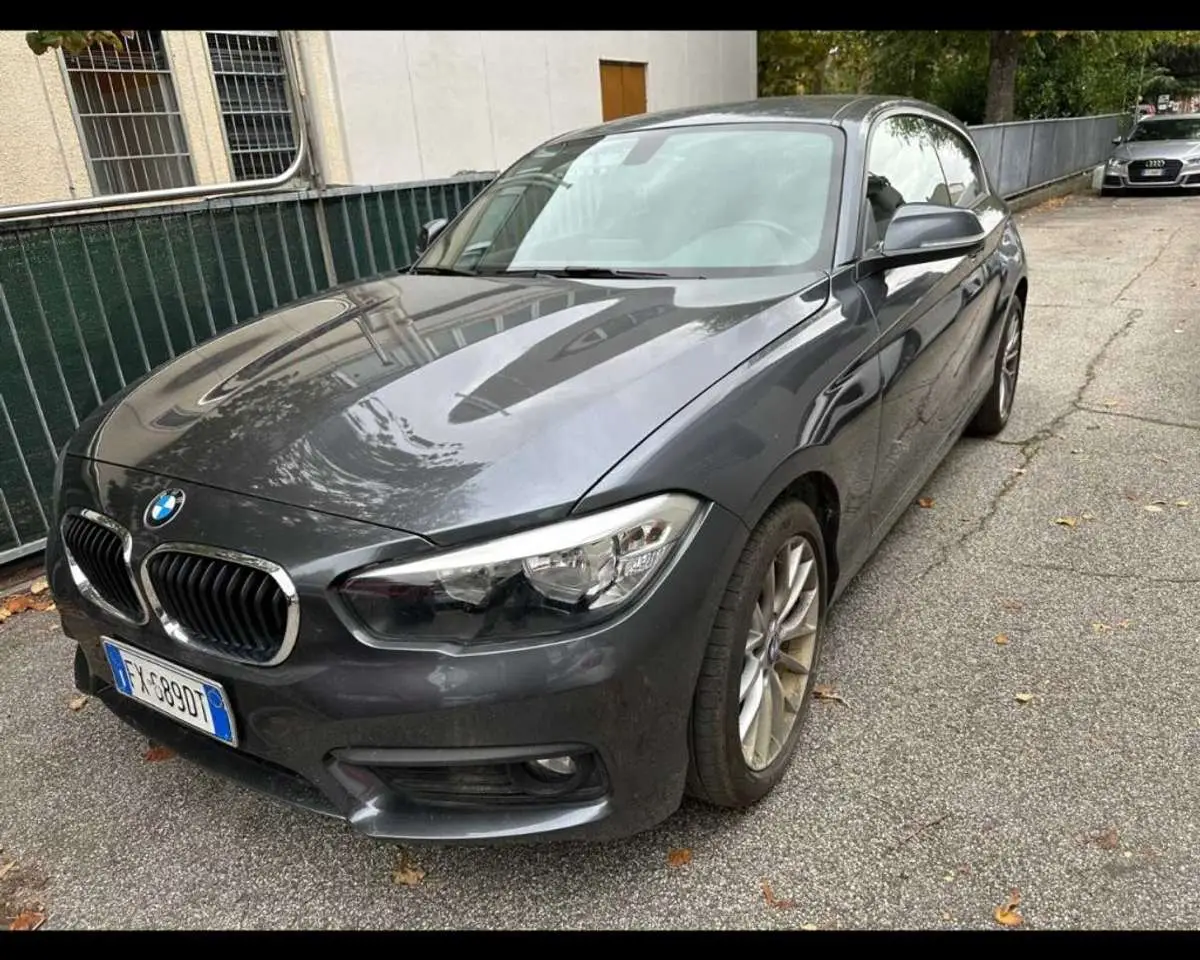 Photo 1 : Bmw Serie 1 2019 Diesel