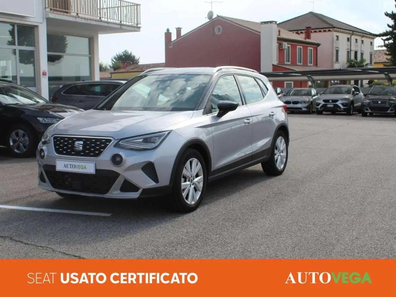 Photo 1 : Seat Arona 2022 Petrol