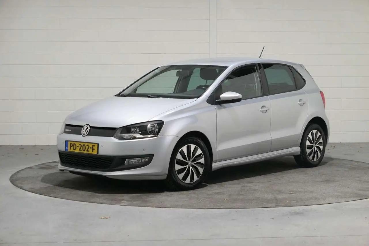 Photo 1 : Volkswagen Polo 2017 Petrol