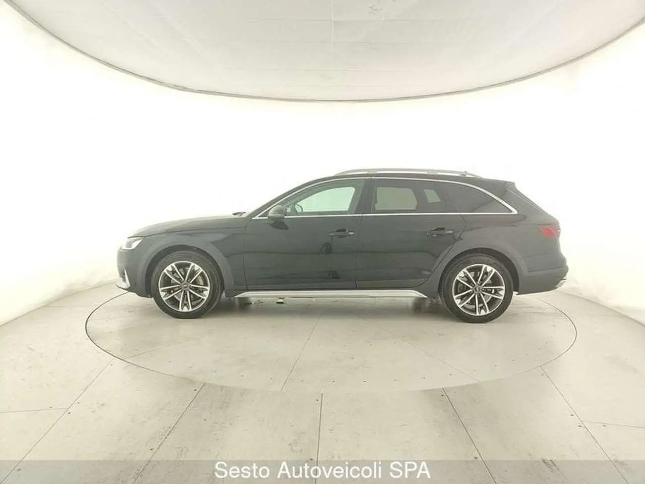 Photo 1 : Audi A4 2023 Hybride