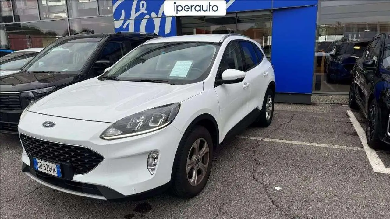 Photo 1 : Ford Kuga 2021 Essence