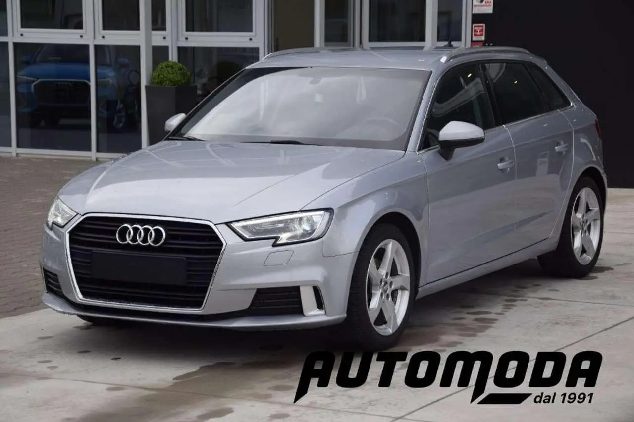 Photo 1 : Audi A3 2019 Essence