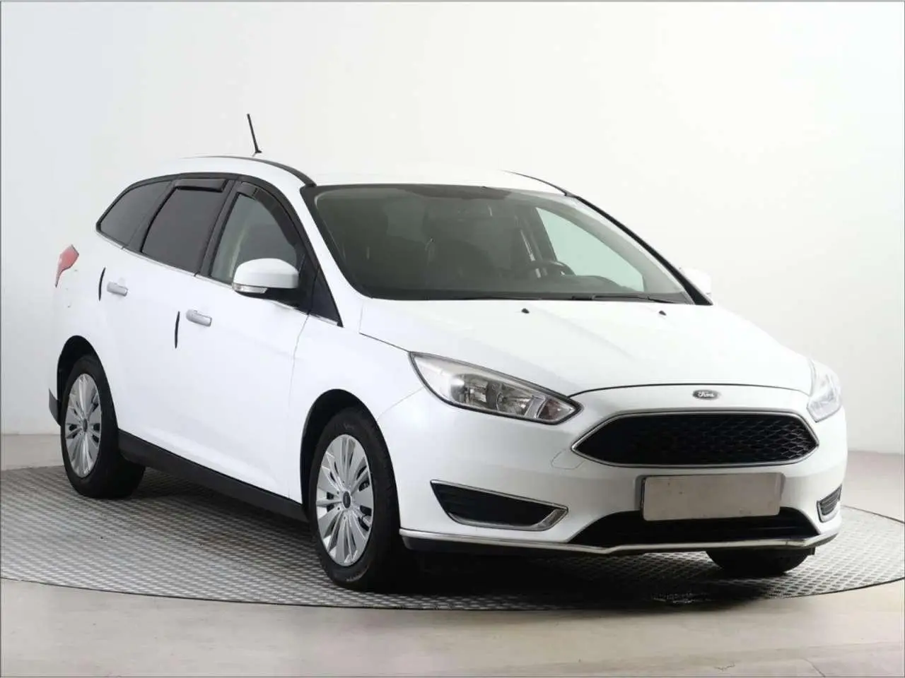 Photo 1 : Ford Focus 2018 Petrol