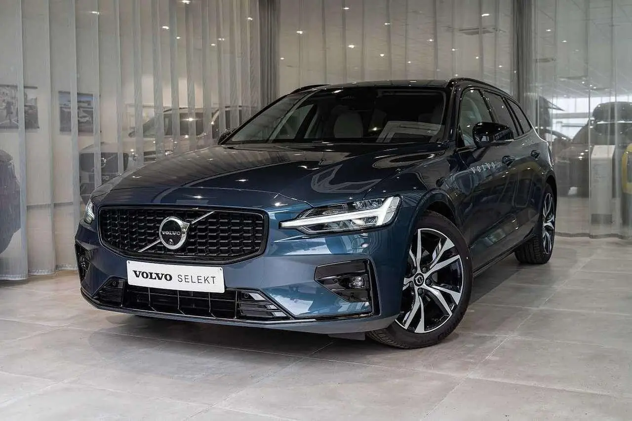 Photo 1 : Volvo V60 2024 Hybride