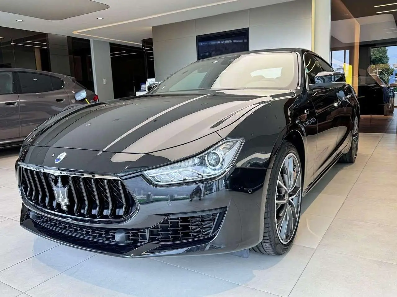 Photo 1 : Maserati Ghibli 2024 Essence