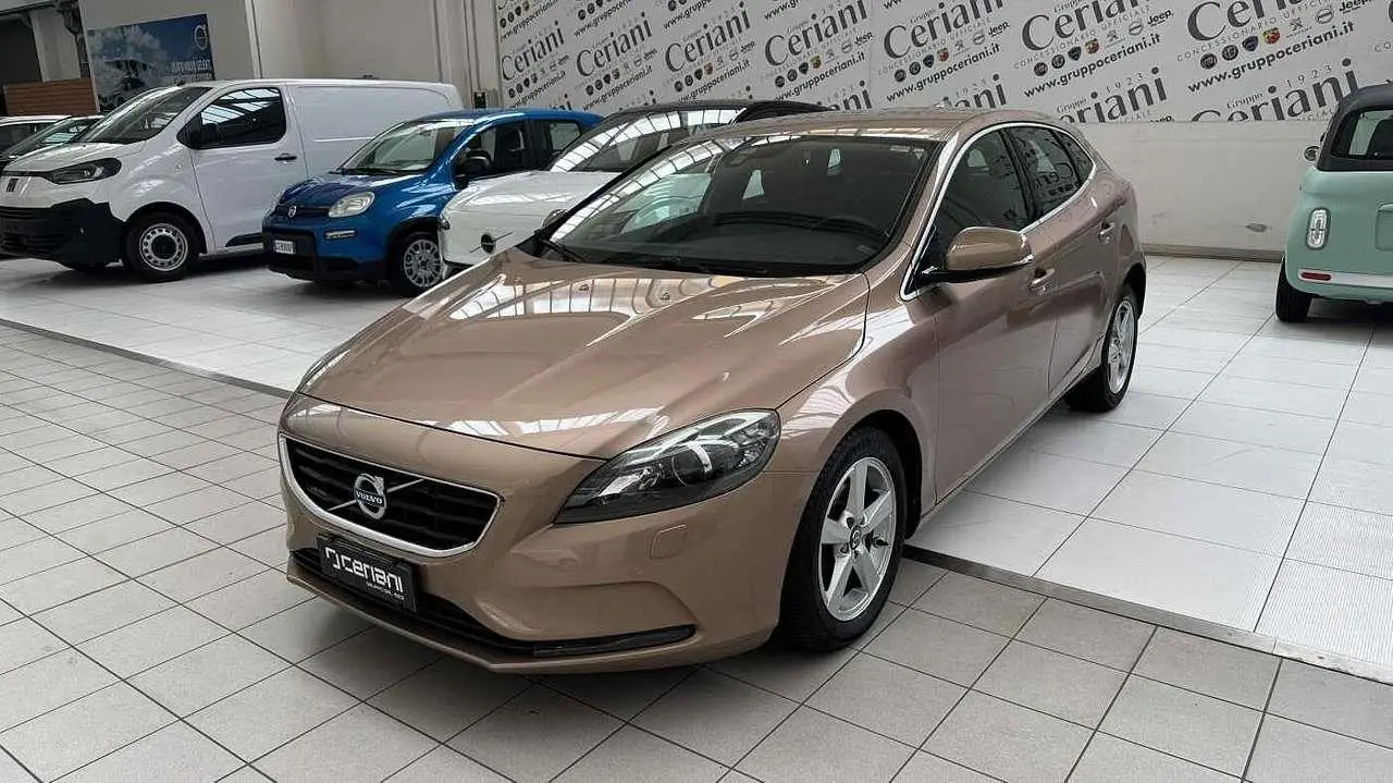 Photo 1 : Volvo V40 2015 Diesel