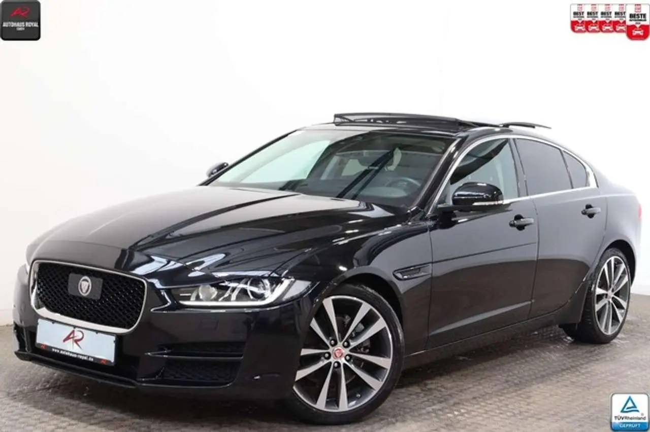 Photo 1 : Jaguar Xe 2018 Diesel