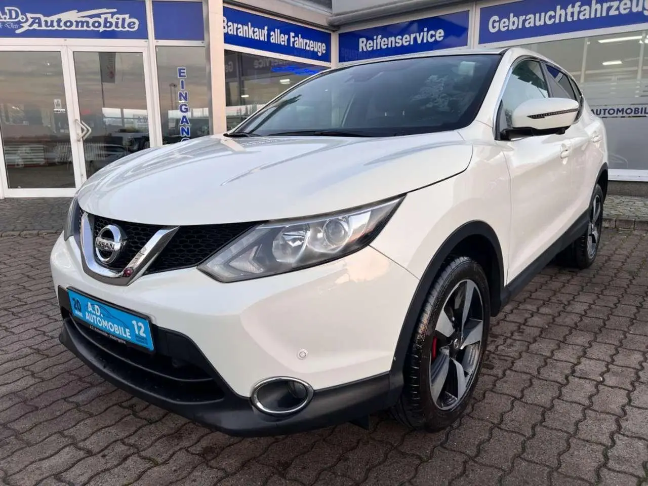 Photo 1 : Nissan Qashqai 2017 Petrol