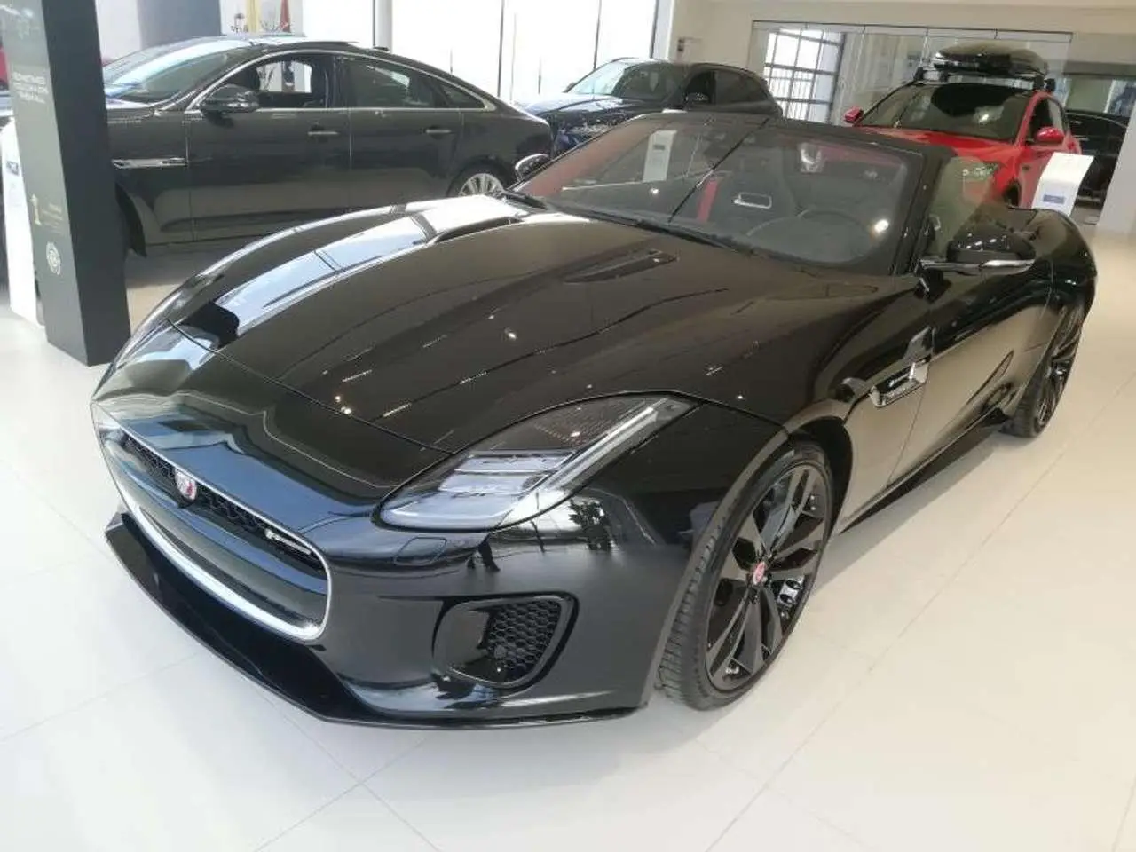 Photo 1 : Jaguar F-type 2021 Petrol