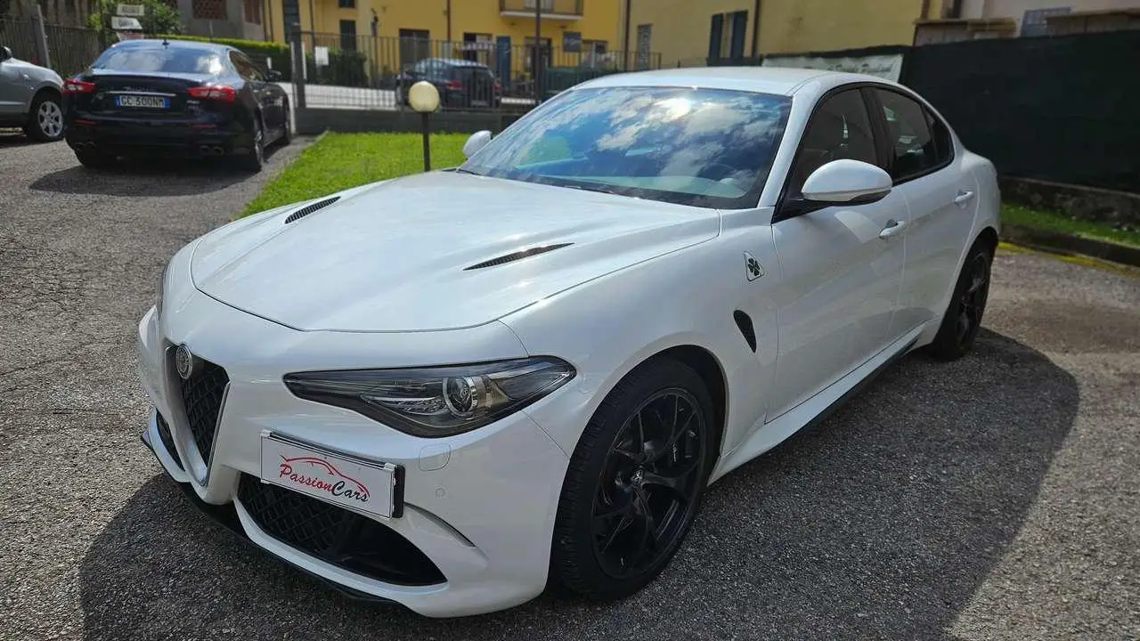 Photo 1 : Alfa Romeo Giulia 2017 Petrol