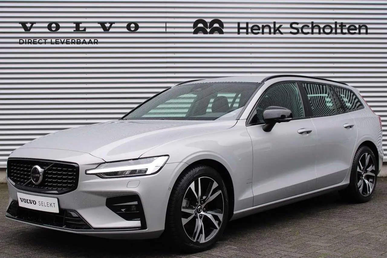 Photo 1 : Volvo V60 2023 Hybrid