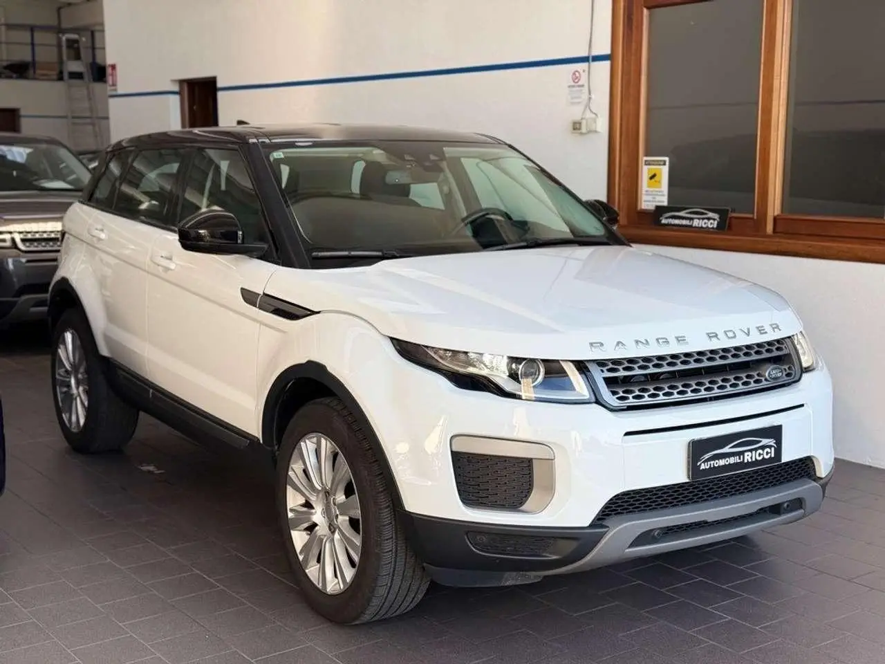 Photo 1 : Land Rover Range Rover Evoque 2017 Diesel