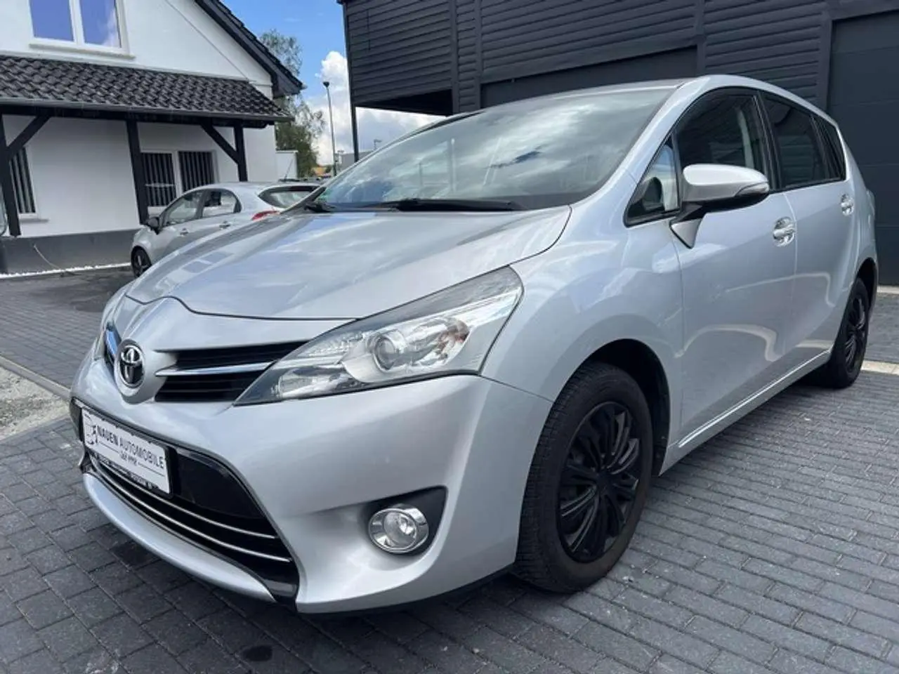 Photo 1 : Toyota Verso 2016 Essence