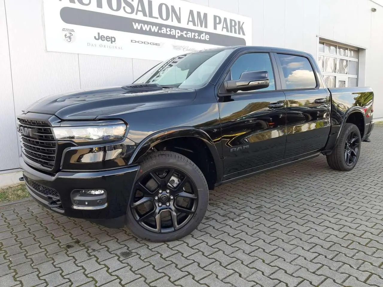 Photo 1 : Dodge Ram 2024 Petrol