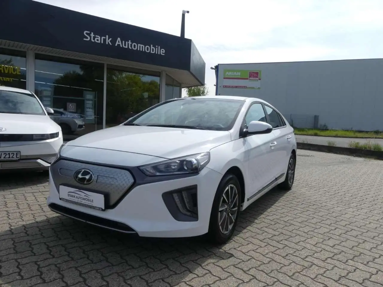 Photo 1 : Hyundai Ioniq 2021 Electric