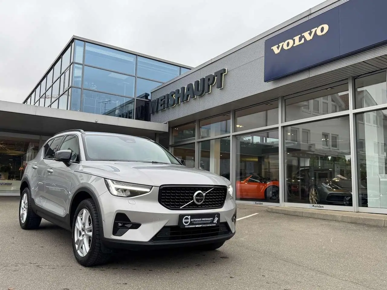 Photo 1 : Volvo Xc40 2024 Petrol