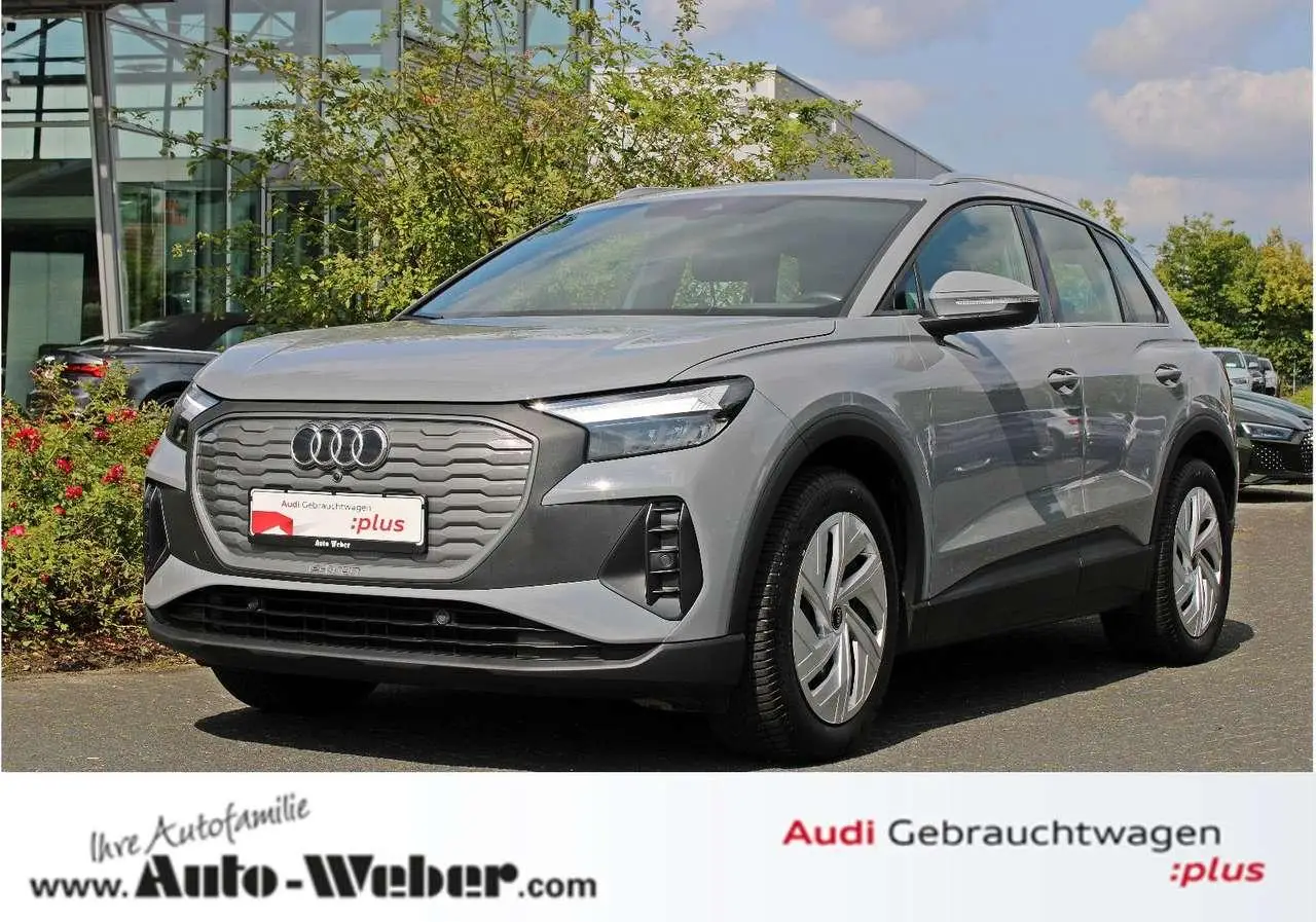 Photo 1 : Audi Q4 2022 Électrique