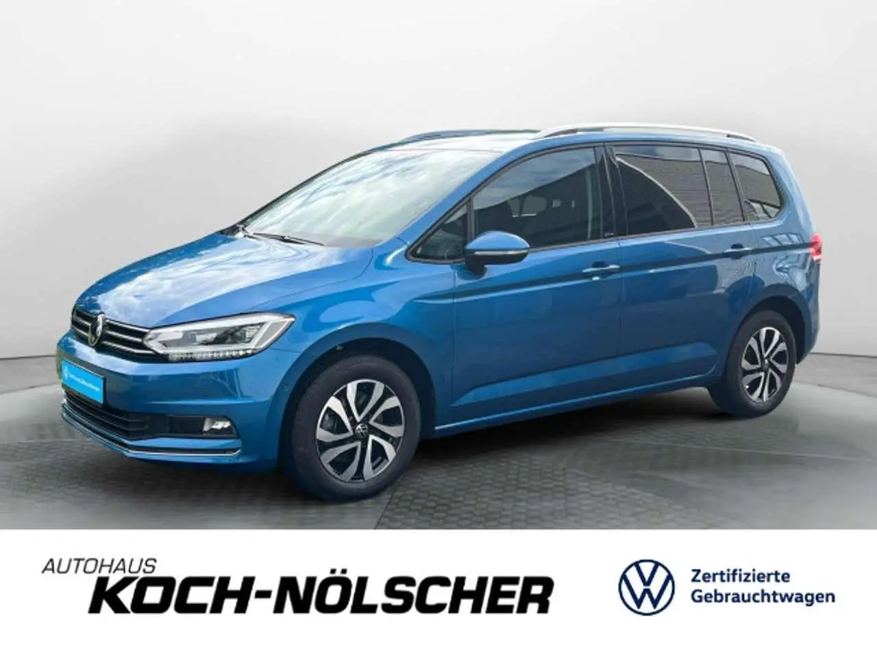 Photo 1 : Volkswagen Touran 2023 Essence