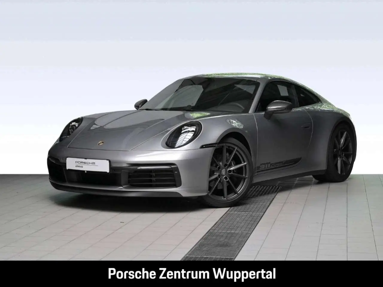 Photo 1 : Porsche 992 2023 Essence