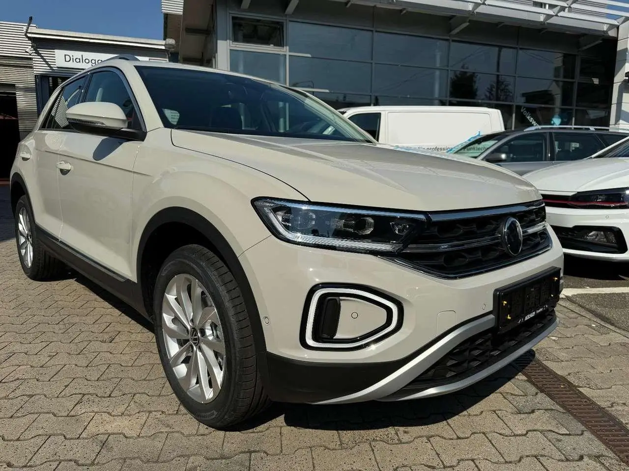 Photo 1 : Volkswagen T-roc 2024 Essence