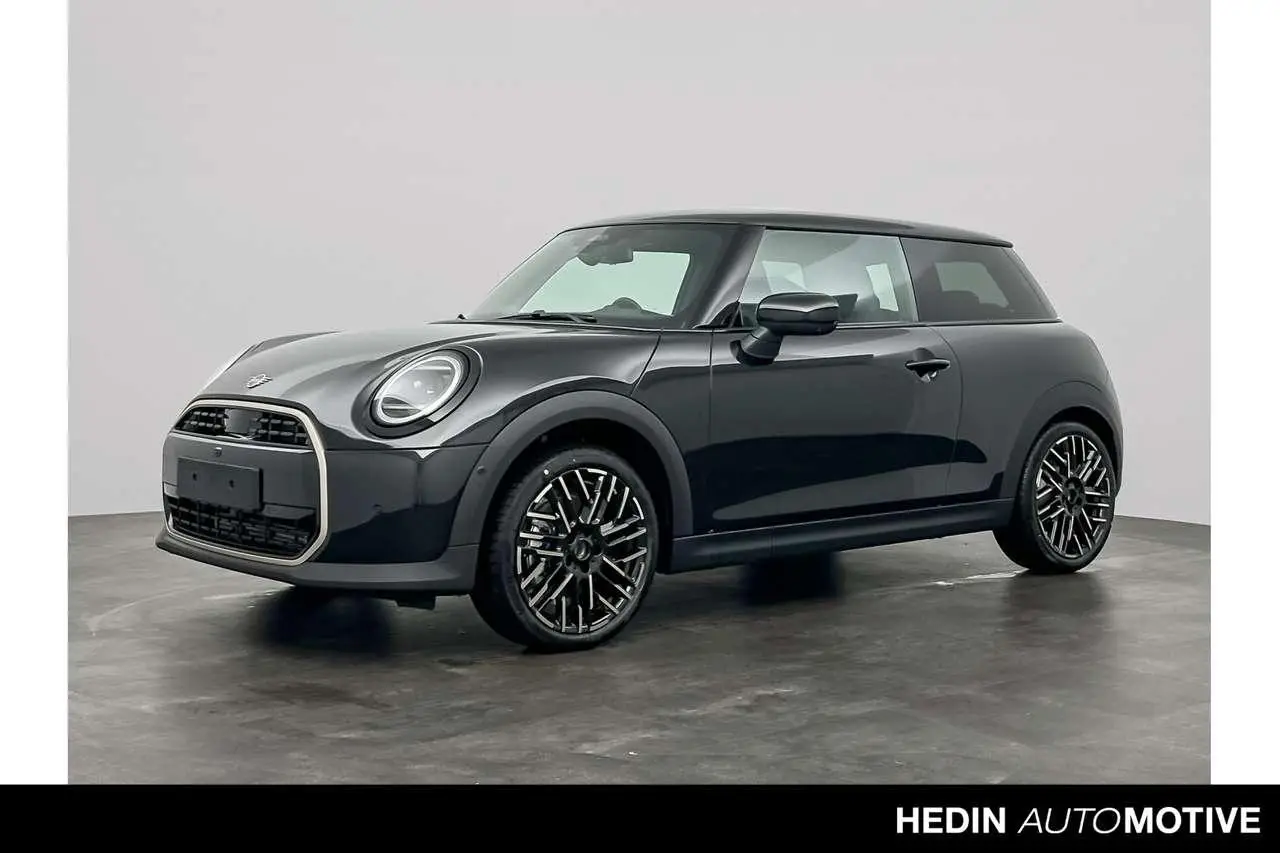 Photo 1 : Mini Cooper 2024 Petrol