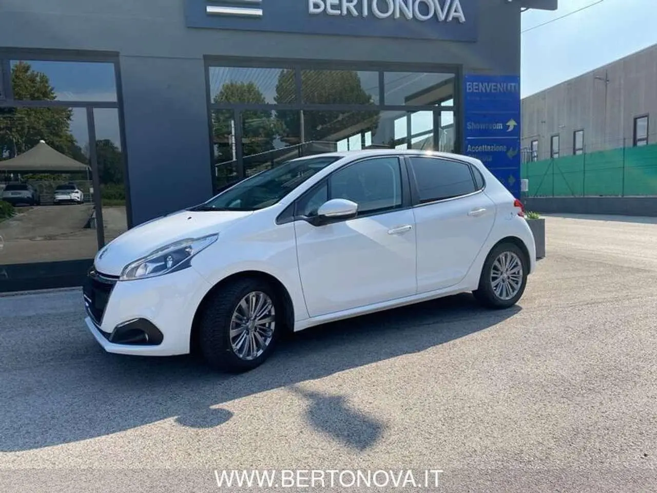 Photo 1 : Peugeot 208 2016 Petrol