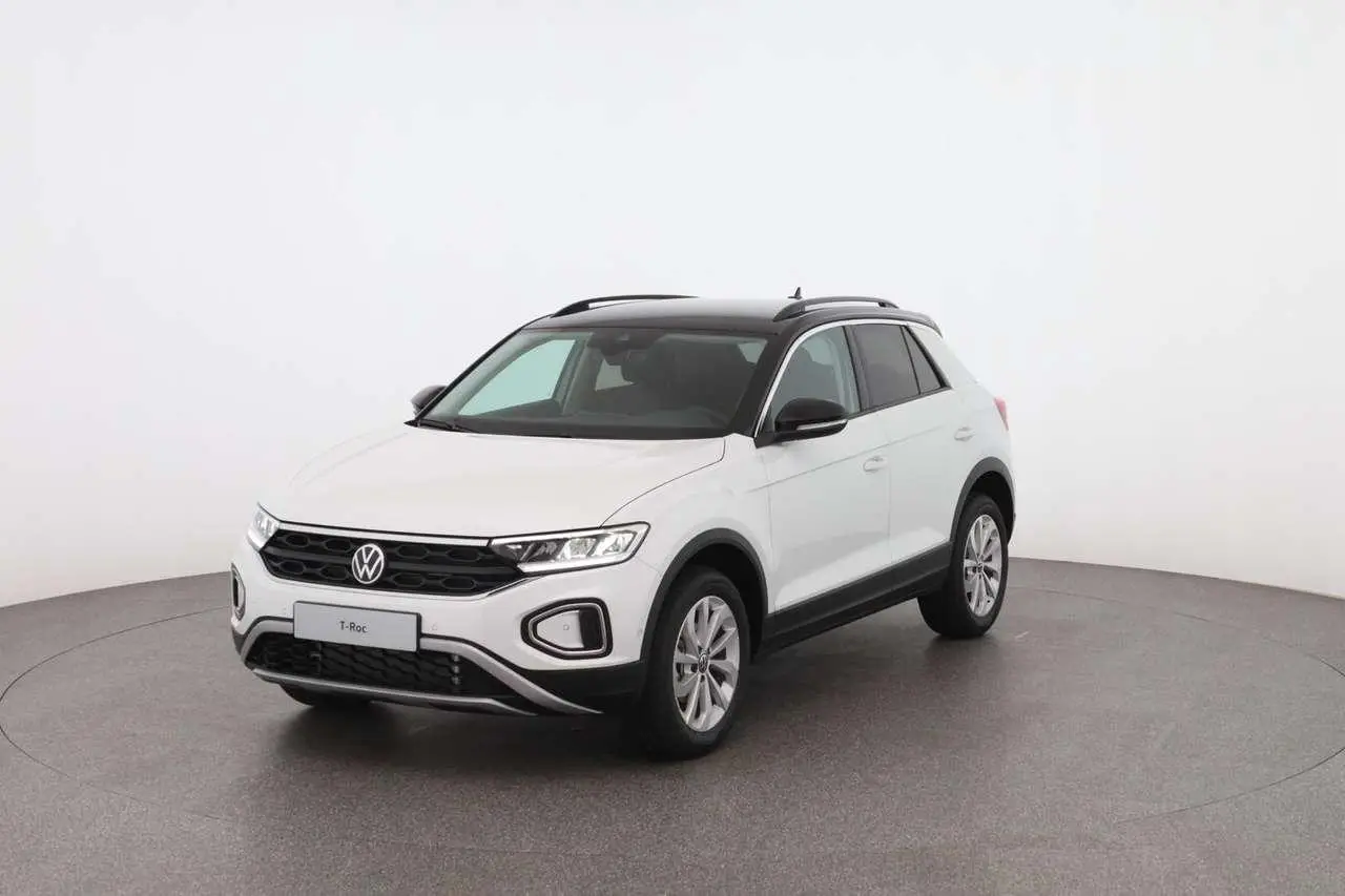 Photo 1 : Volkswagen T-roc 2024 Petrol