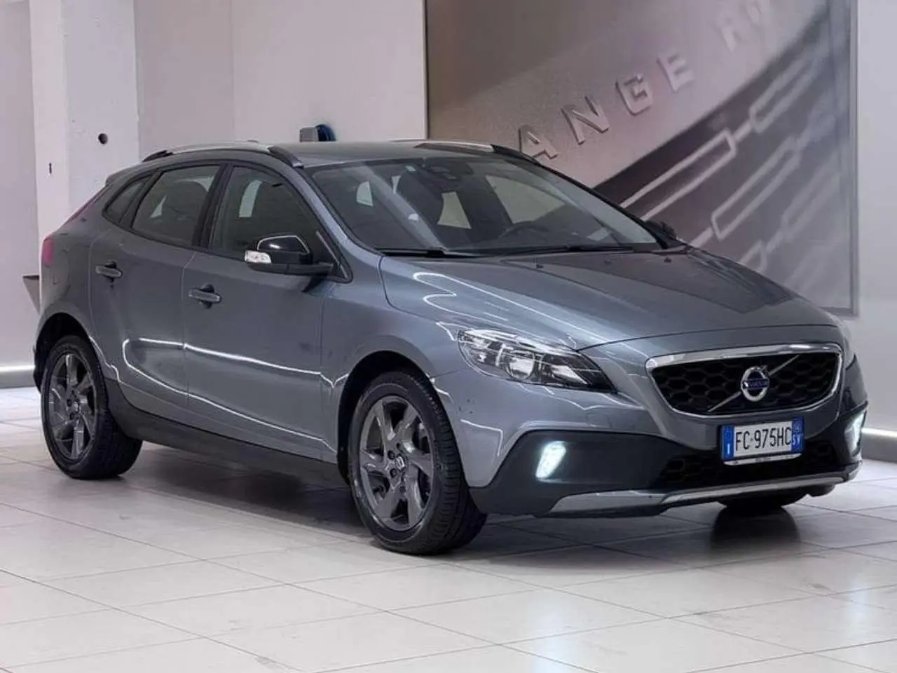 Photo 1 : Volvo V40 2016 Diesel