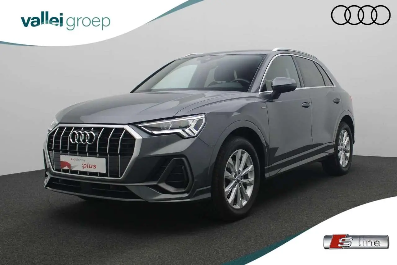 Photo 1 : Audi Q3 2019 Essence