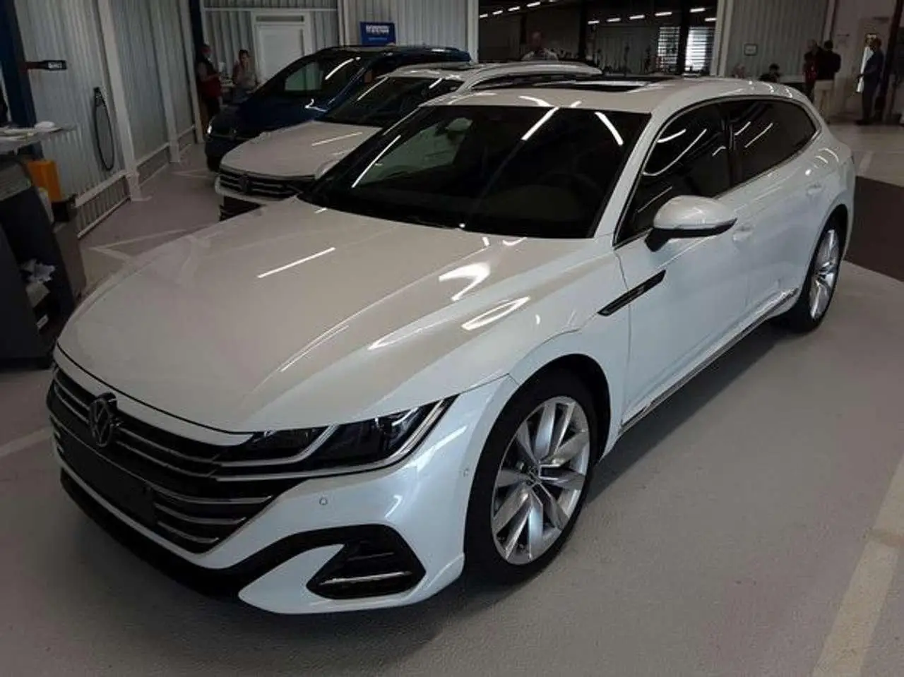 Photo 1 : Volkswagen Arteon 2023 Hybrid