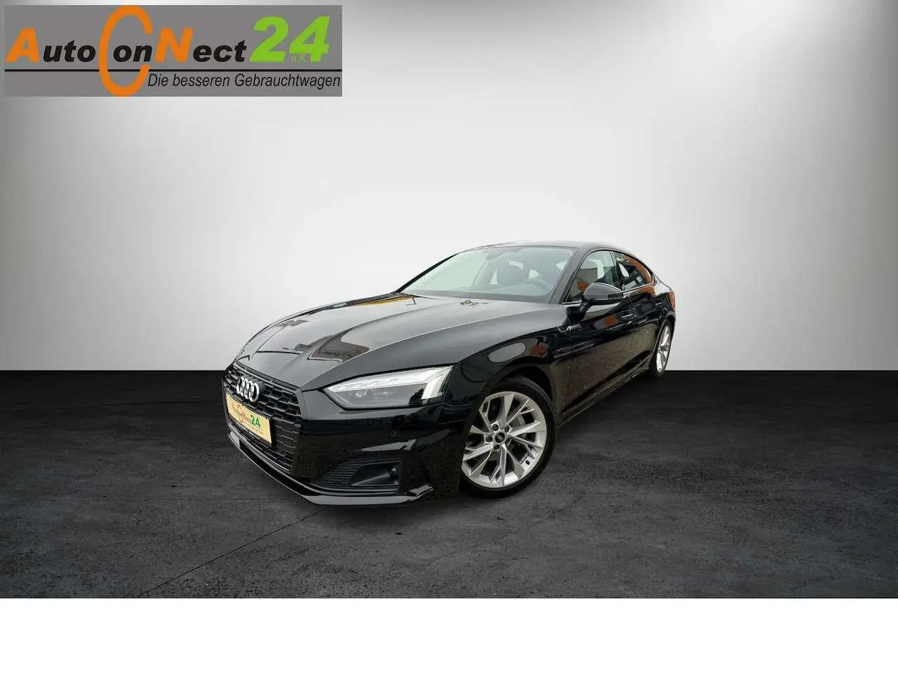 Photo 1 : Audi A5 2024 Essence