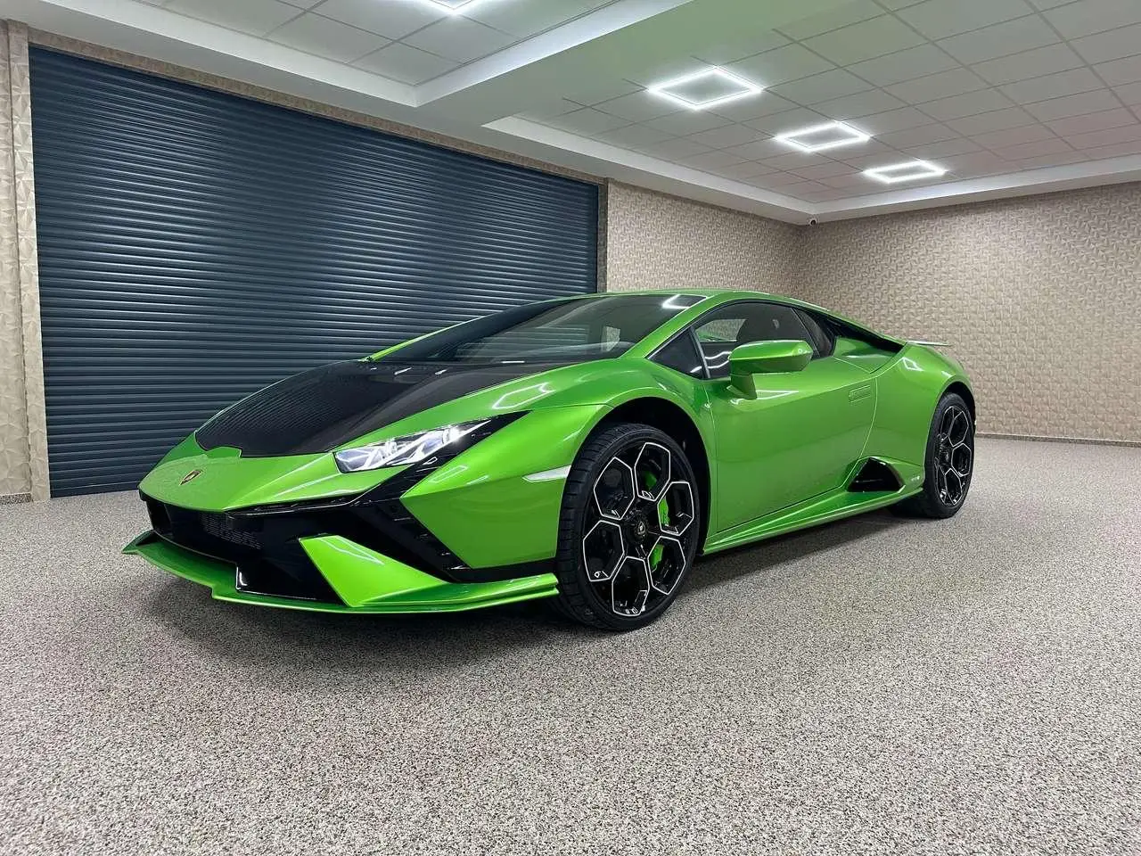 Photo 1 : Lamborghini Huracan 2024 Petrol