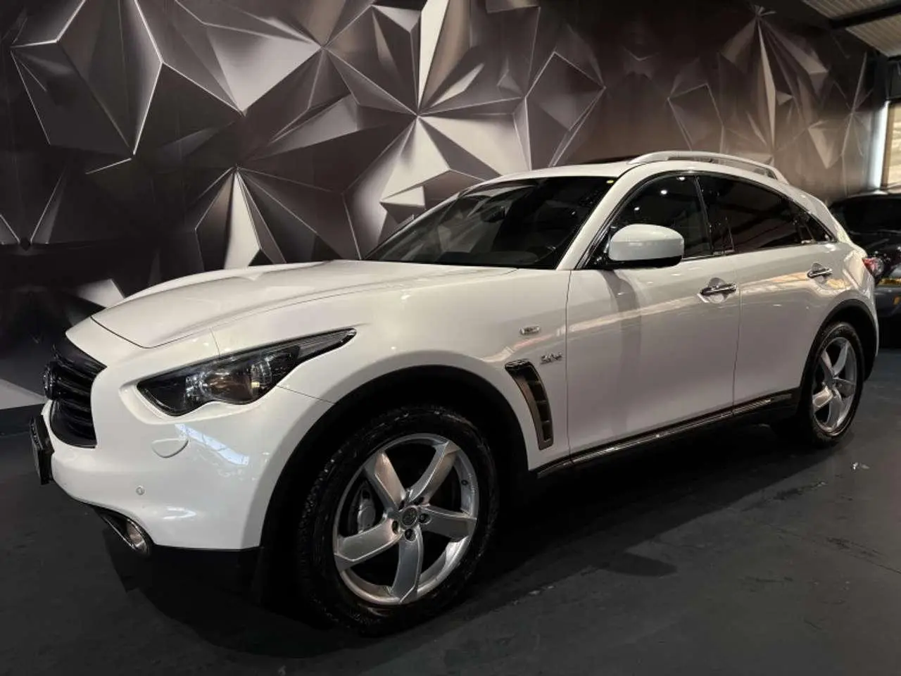 Photo 1 : Infiniti Qx70 2016 Diesel