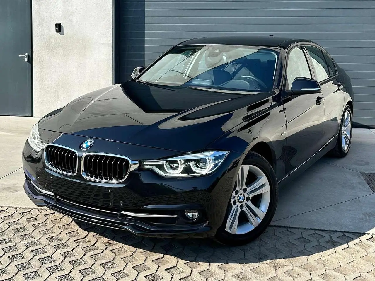 Photo 1 : Bmw Serie 3 2018 Petrol