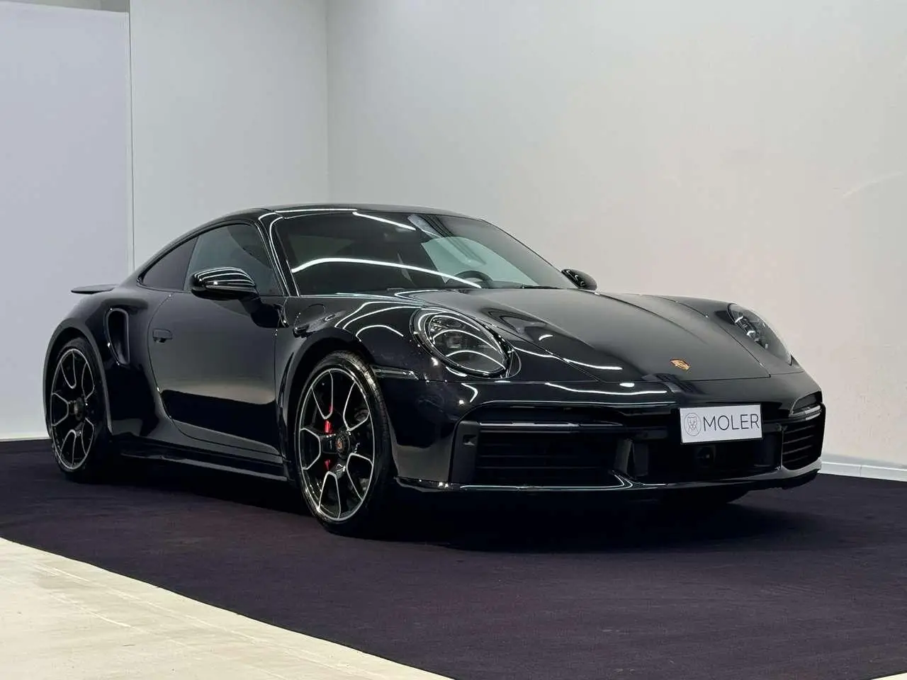 Photo 1 : Porsche 992 2021 Essence