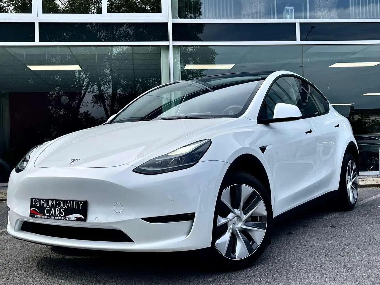 Photo 1 : Tesla Model Y 2022 Électrique