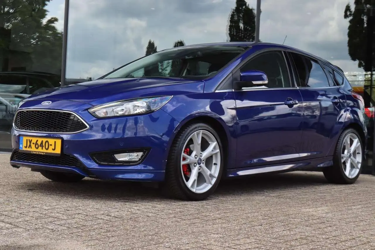 Photo 1 : Ford Focus 2016 Petrol